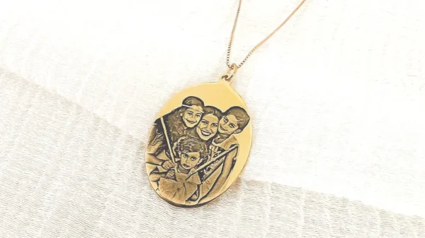 Oval Necklace with Picture