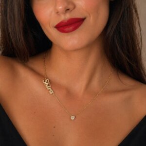 שרשרת שם משובצת בשילוב לב זרקון